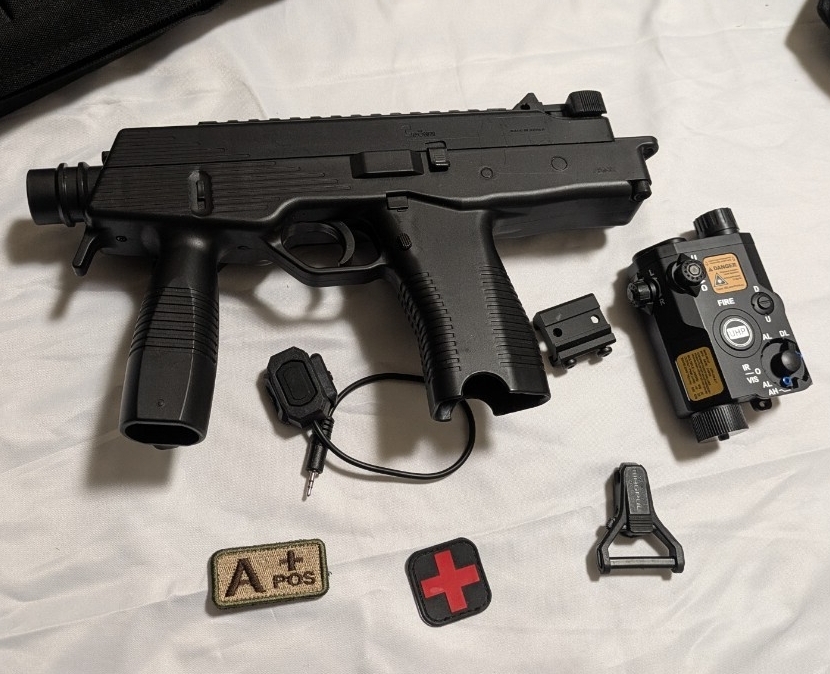 [ страйкбол сопутствующие товары продажа комплектом ] gun кейс * сумка * электрооружие корпус * газовый пистолет журнал и т.п. MP9/PEQ/g блокировка / Tokyo Marui / Crown 