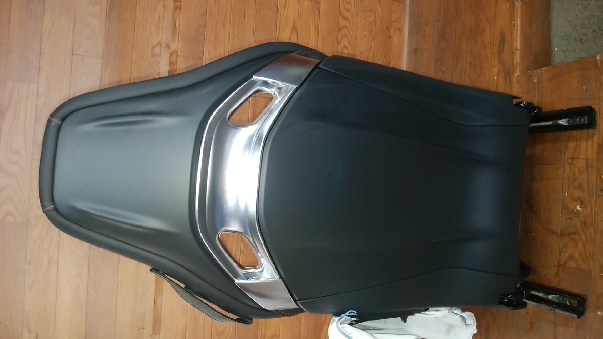 U#255 メルセデスAMG GT S CBA-190378 C190 2015年 純正運転席電動レザーシート 左ハンドル セミバケット? 流用可? 赤/黒 個人宅宛不可_画像5