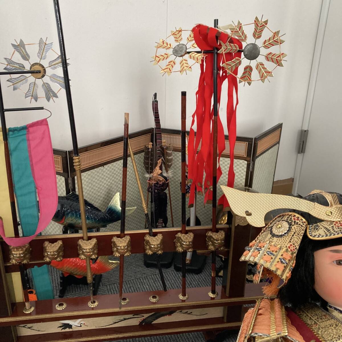 tk2348　【3個口】金小札朱縅之大鎧 子供大将飾 紫峰作 端午の節句 五月人形 飾りセット_画像9