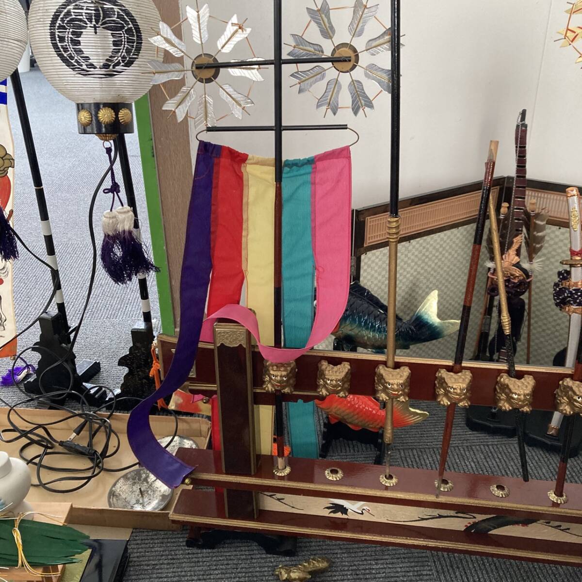 tk2348　【3個口】金小札朱縅之大鎧 子供大将飾 紫峰作 端午の節句 五月人形 飾りセット_画像8