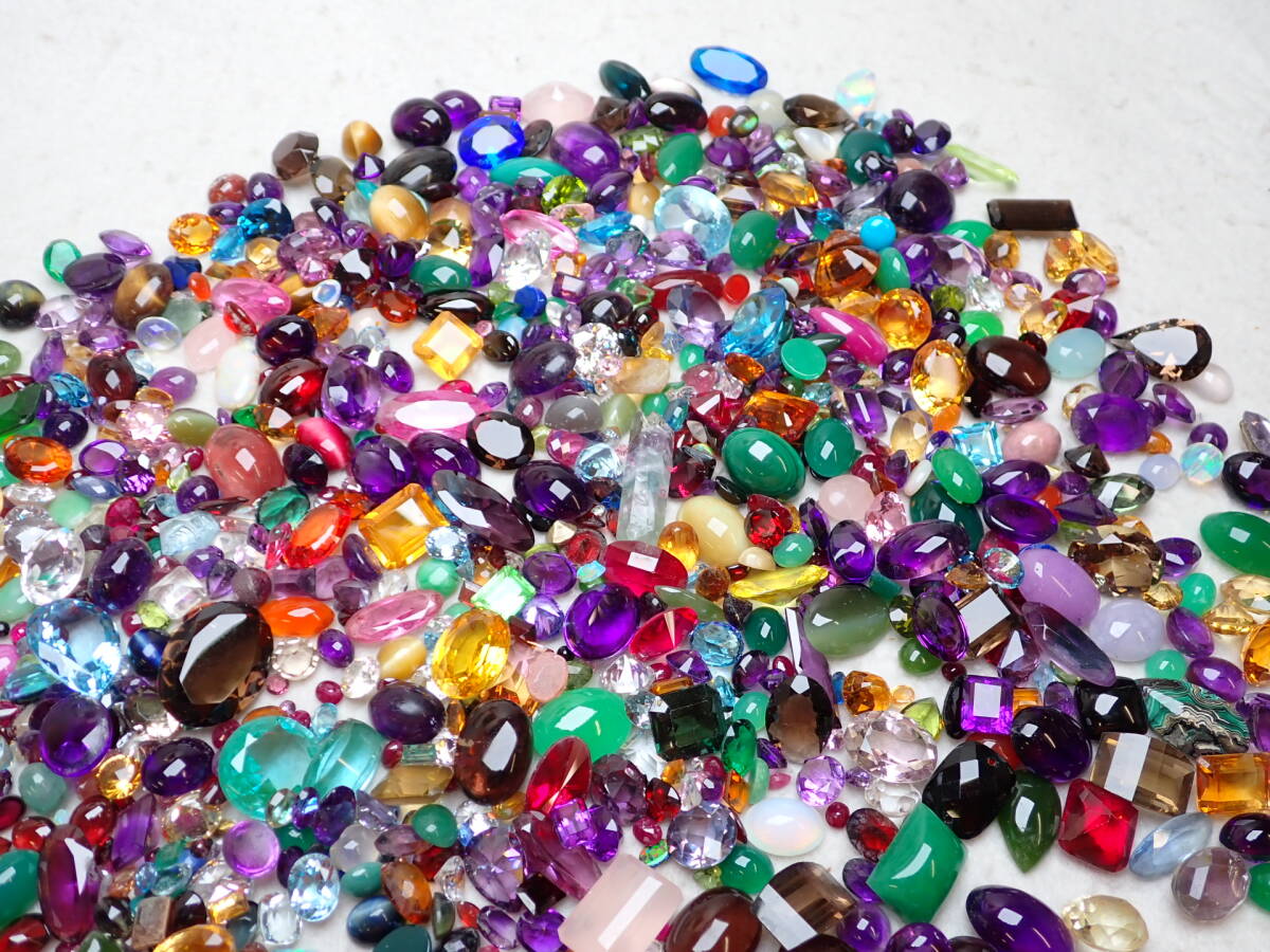 2●超大量 外し石 色石 ルース まとめ 約3,026ct_画像8