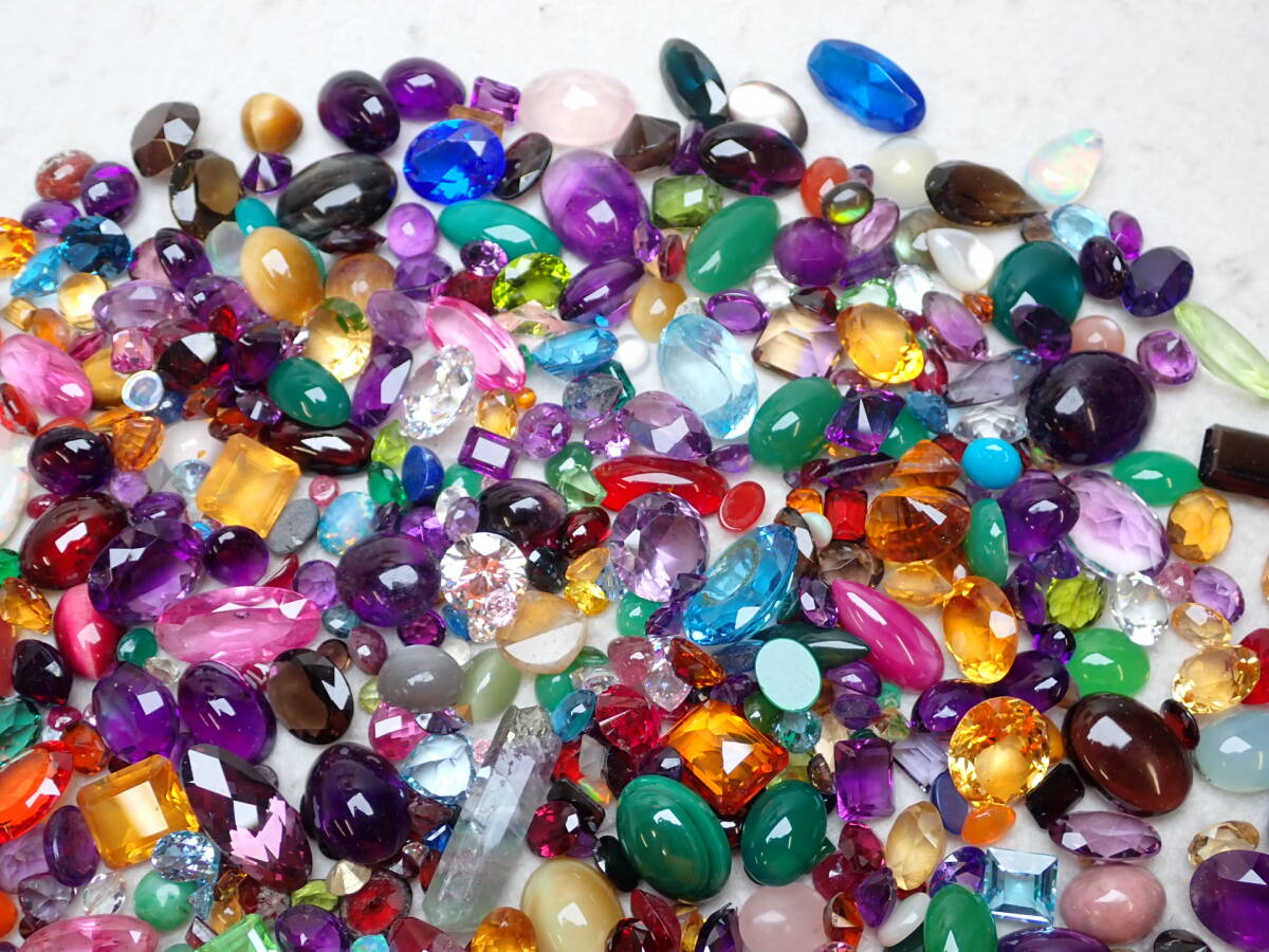 2●超大量 外し石 色石 ルース まとめ 約3,026ct_画像3