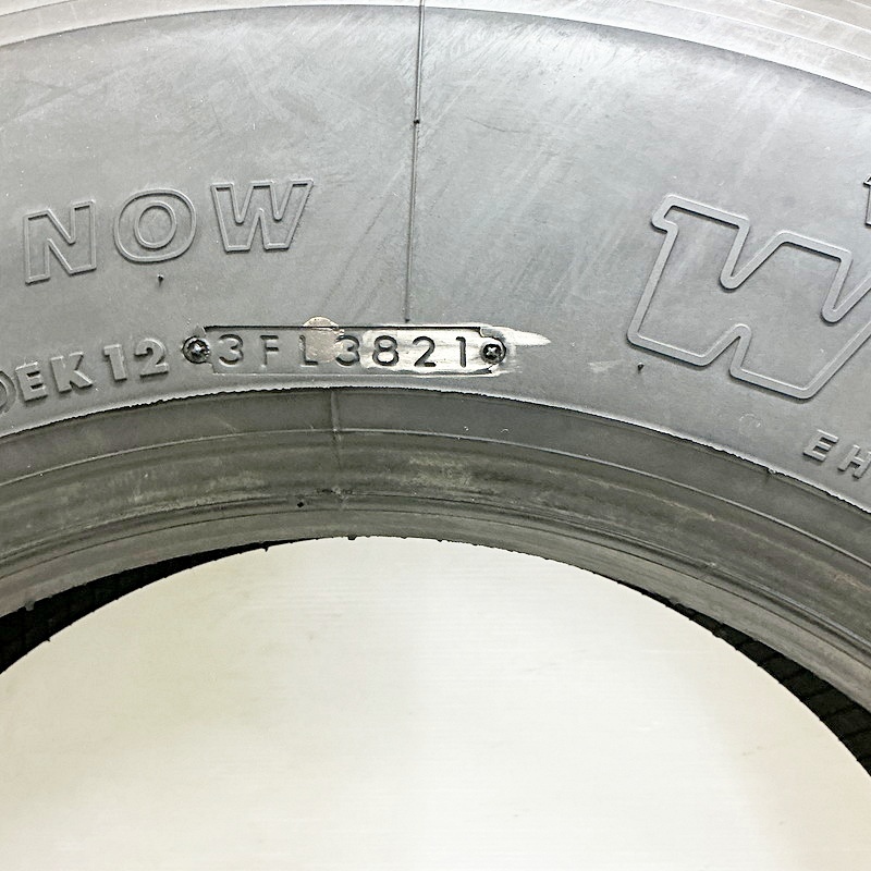 中古タイヤ 9R19.5 14PR ブリヂストン ダブリュー970 スタッドレスタイヤ 6本セット 大型トラック 中古 19.5インチ_画像6