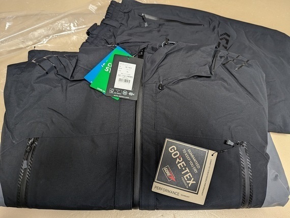 43%off ダイワ DW-1824 XL GORE-TEX コンビアップ ウィンタースーツ ブラック_画像2