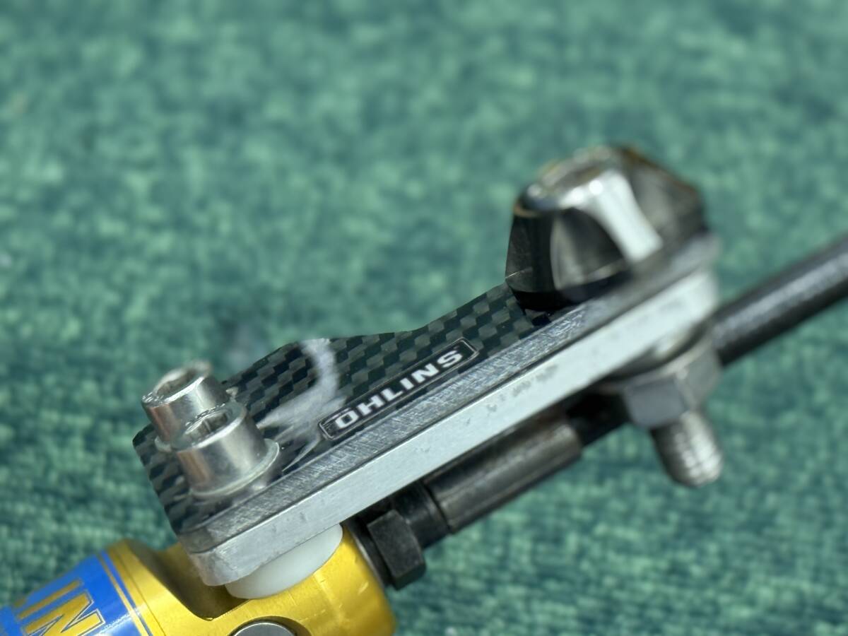 【美品】GSX1300R Hayabusa 隼 ハヤブサ 99-07 GW71A OHLINS（オーリンズ) SU406 ＋アジャスターダイヤル用 カーボンステー付き_画像5