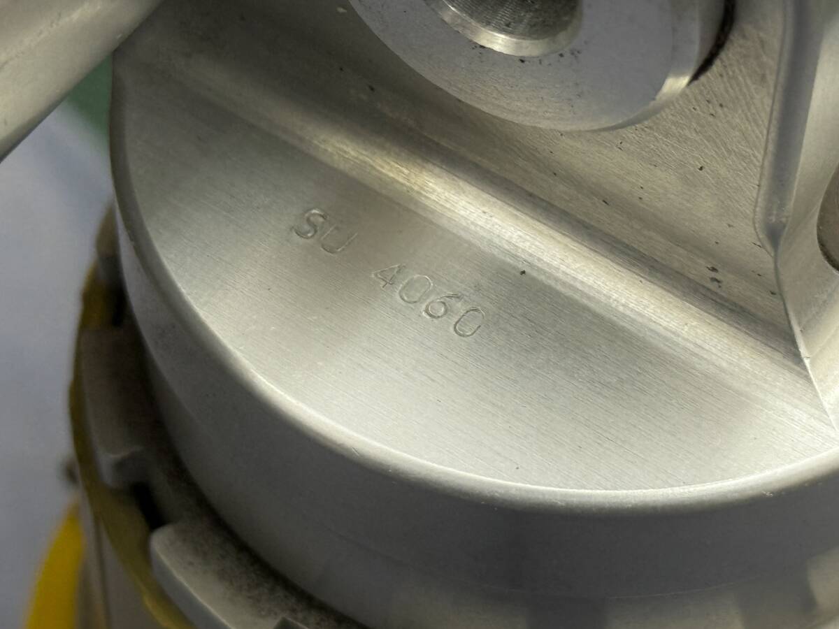 【美品】GSX1300R Hayabusa 隼 ハヤブサ 99-07 GW71A OHLINS（オーリンズ) SU406 ＋アジャスターダイヤル用 カーボンステー付き_画像3