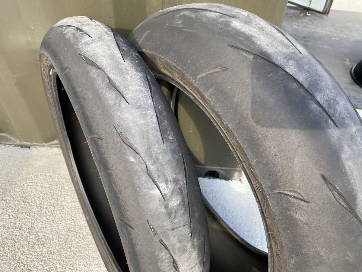 【最強】ブリヂストン R11 公道可 120/70R17・180/55R17 前後セット サーキット・ワインディングに最適　ハイグリップ 22年製_画像1