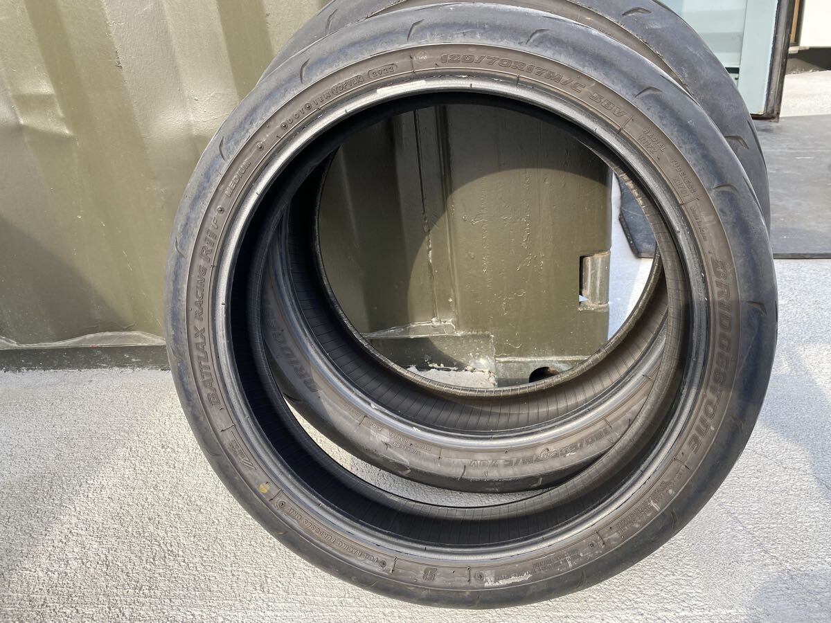 【最強】ブリヂストン R11 公道可 120/70R17・180/55R17 前後セット サーキット・ワインディングに最適　ハイグリップ 22年製_画像4