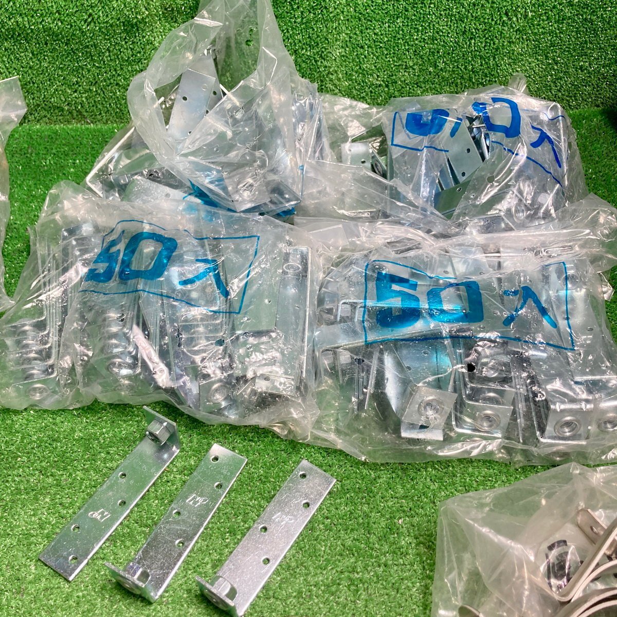 浜睦c562 ☆大量出品 アカギ 他 ステン含む 厚口サドルバンド(φ50/φ65/φ80/φ100)/ネジ込T足/ナット付き吊り足/羽子板ボルト_画像3