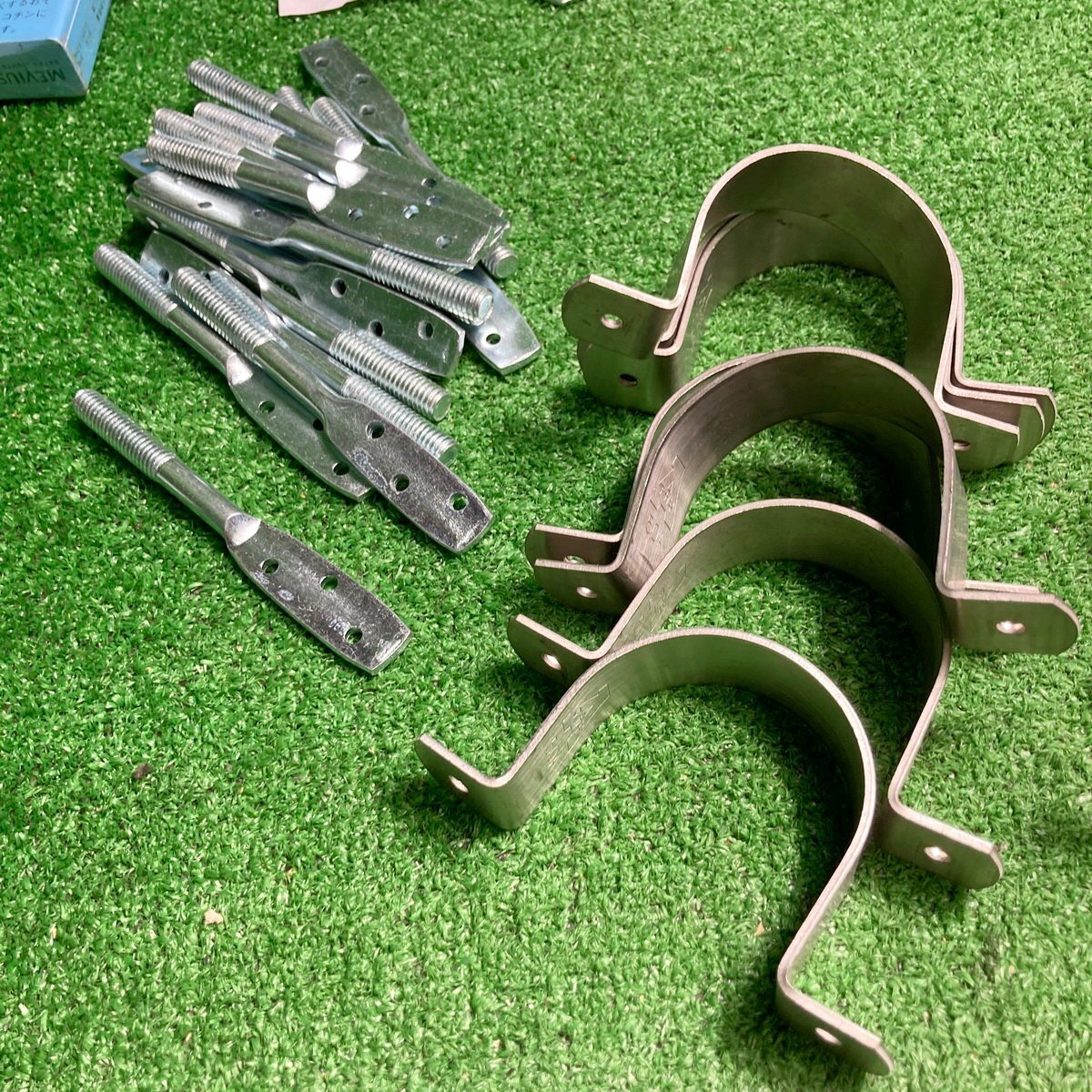 浜睦c562 ☆大量出品 アカギ 他 ステン含む 厚口サドルバンド(φ50/φ65/φ80/φ100)/ネジ込T足/ナット付き吊り足/羽子板ボルト_画像6