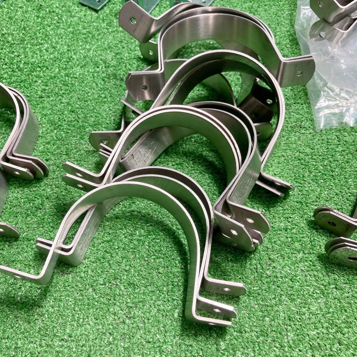 浜睦c562 ☆大量出品 アカギ 他 ステン含む 厚口サドルバンド(φ50/φ65/φ80/φ100)/ネジ込T足/ナット付き吊り足/羽子板ボルト_画像5