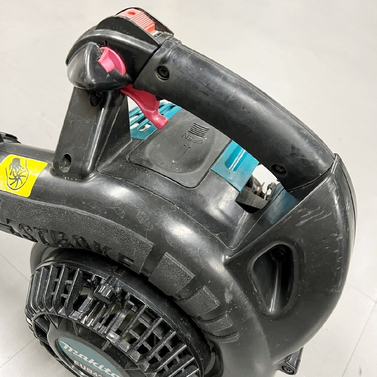 Makita マキタ EUB4250 エンジンブロワ 送風 掃除 動作確認済み 未整備 工具 現場 4ストローク_画像3