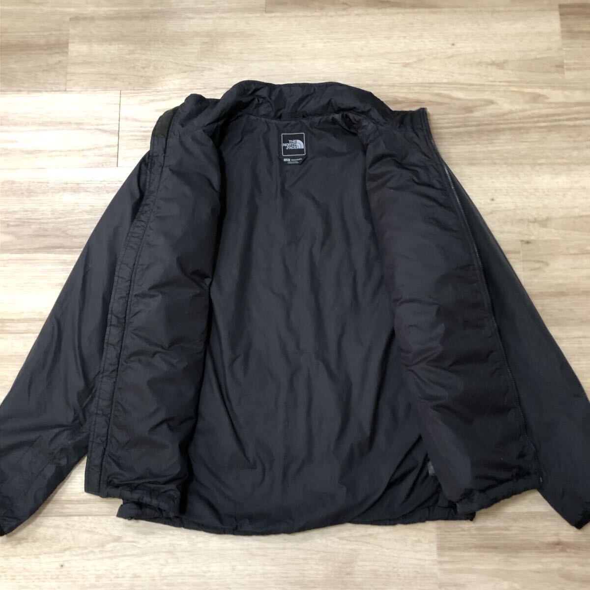 【送料無料】THE NORTH FACEナイロン製ジップアップ中綿ジャケット黒　メンズLサイズ　ザノースフェイスアウトドアダウンブルゾン_画像6