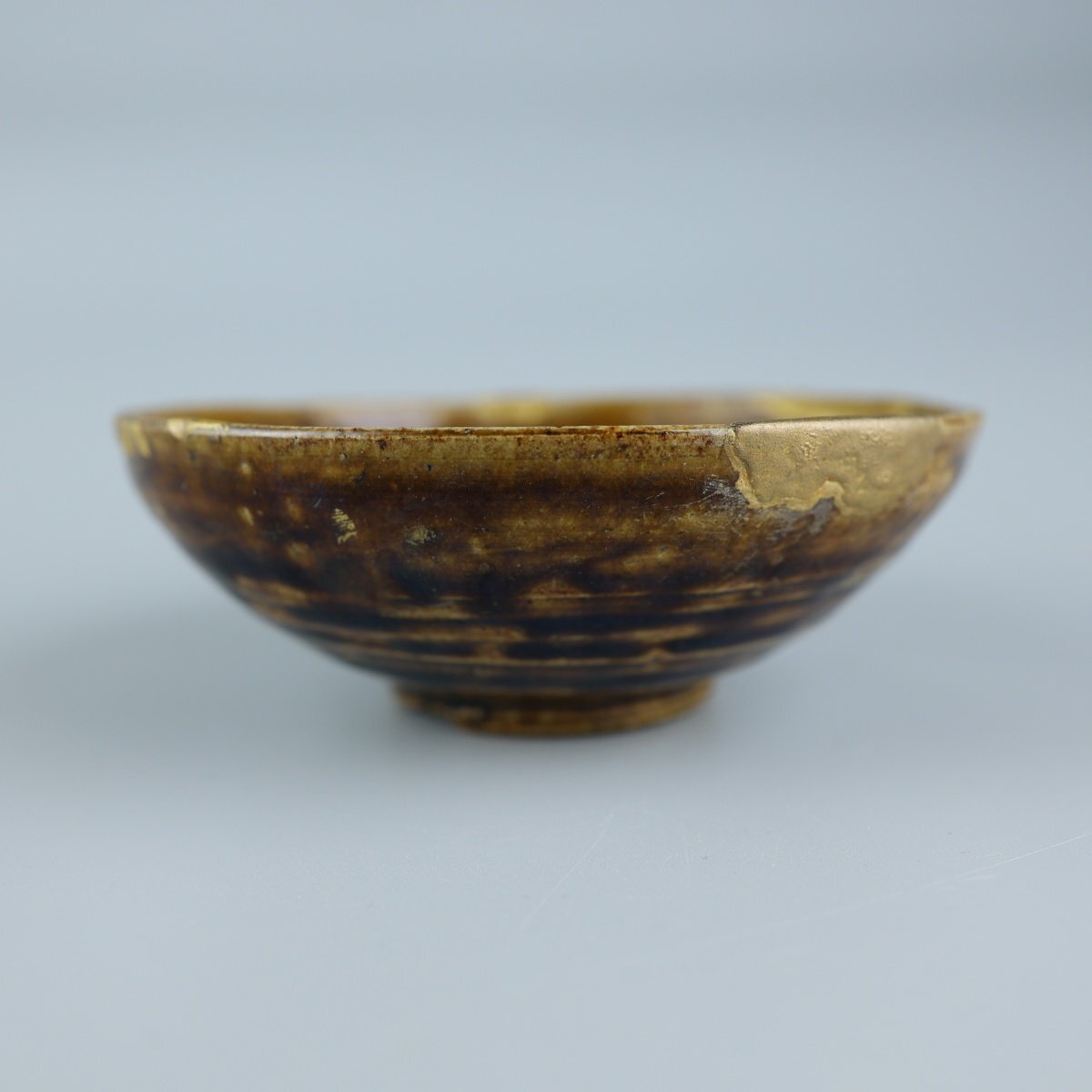 【志】K0660 茶碗 黄瀬戸 茶道具 抹茶碗 茶碗 時代物 傷有 直し有_画像2