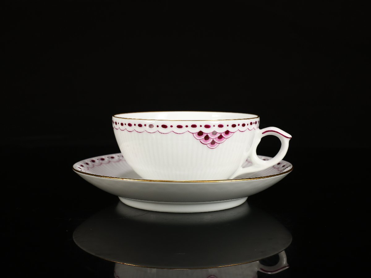 【吉】CN314 ROYAL COPENHARGEN 【ロイヤルコペンハーゲン】 赤絵 バーガンディプリンセス カップ＆ソーサー 1組 2点セット／美品Y！_画像2