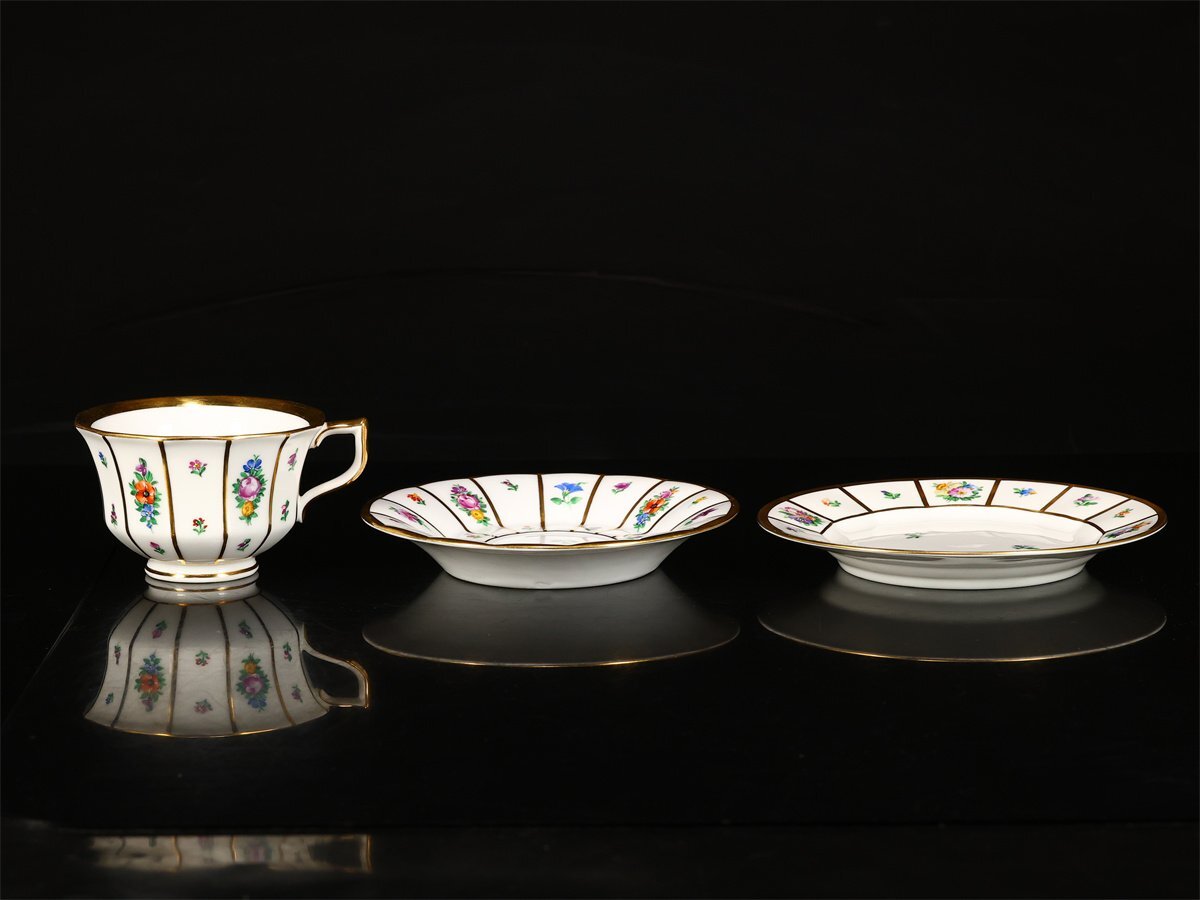【吉】CO117 ROYAL COPENHARGEN 【ロイヤルコペンハーゲン】 18角面取 カップ＆ソーサー プレート 1組 3点セット／美品！_画像4