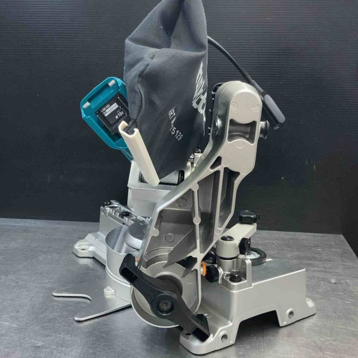 【中古美品】 マキタ(makita) 18V コードレススライドマルノコ LS610DZ バッテリー1個付属 【東大和店】_画像2