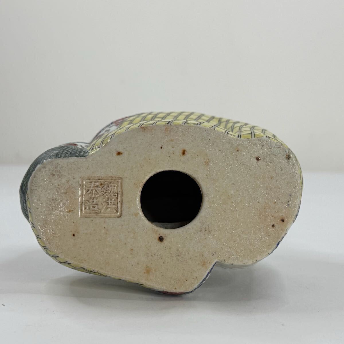 X-中国古美術 時代物 色絵 粉彩 布袋像 仏像 仏教美術 在銘 魏洪泰造 唐物 陶磁器 中国古玩 骨董品_画像9