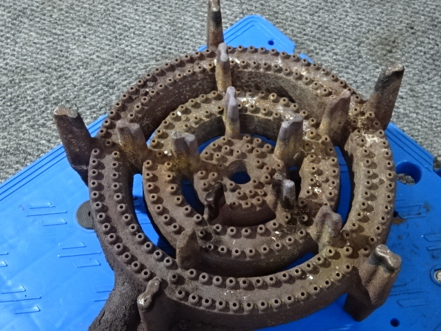 L-25-1116 ● 伊藤産業 カネイ 鋳物コンロ LPガス 直径25cm 業務用 ガスコンロ 厨房機器 業務用ガスコンロ 鋳物 五徳コンロ_画像2