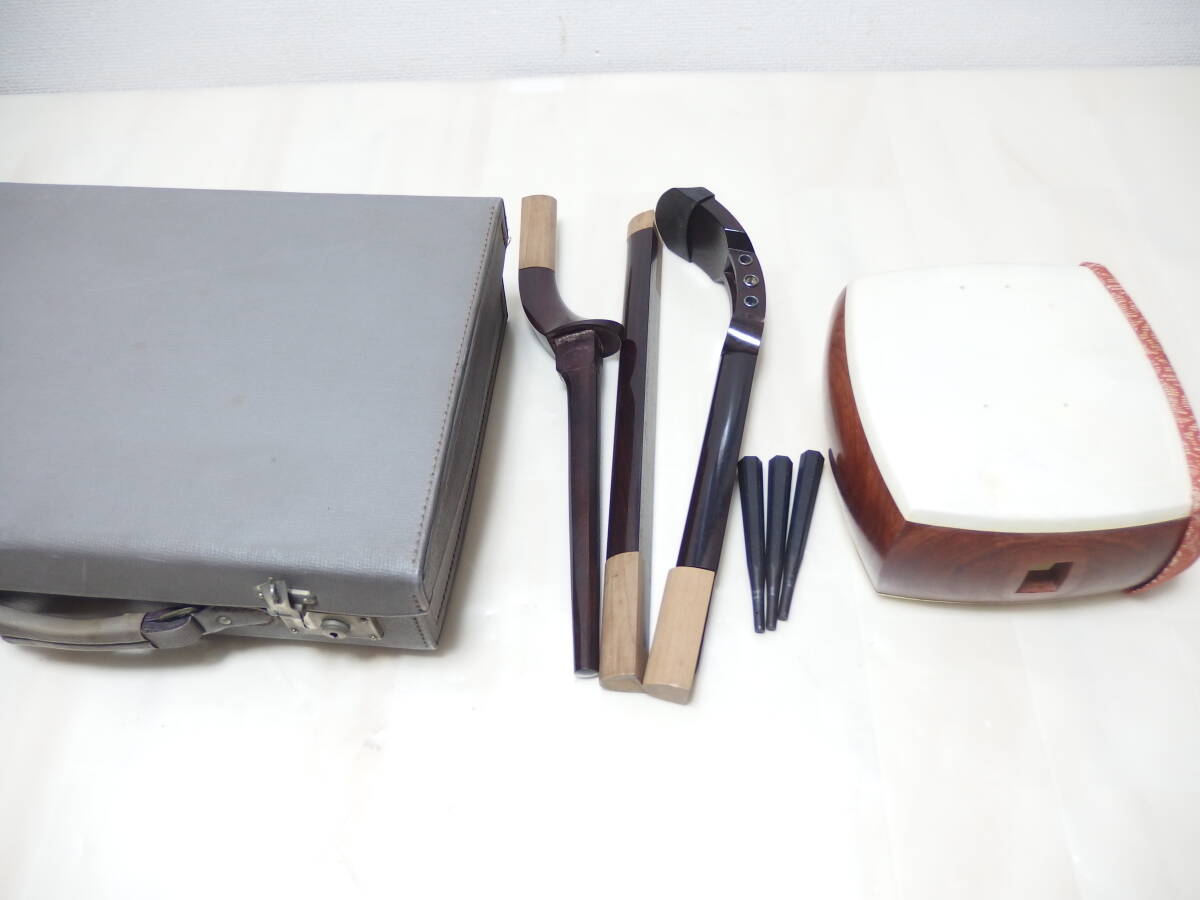 10）三味線　長唄　小唄　一本溝　胴皮破れ無し　天神欠け無し　沈みトチ　ケース_画像1