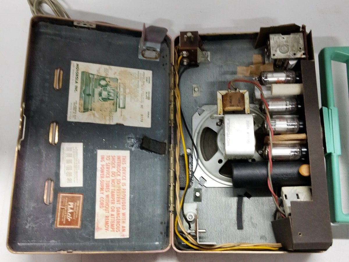 MOTOROLA モトローラ　MODEL 55M1 ポータブル 真空管ラジオ_画像6