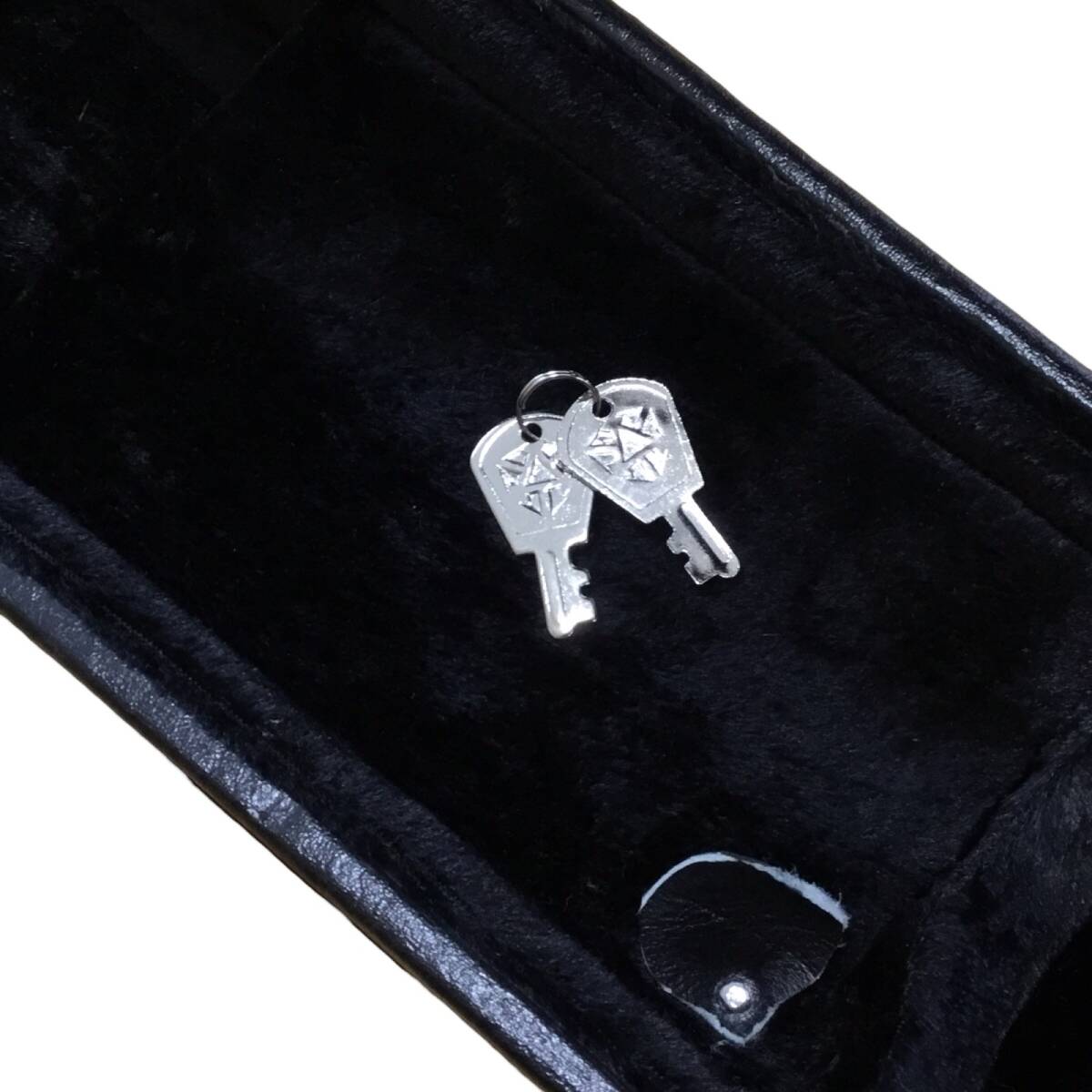 # акустическая гитара для жесткий чехол гитара кейс ключ имеется царапина есть черный б/у товар 3.76kg