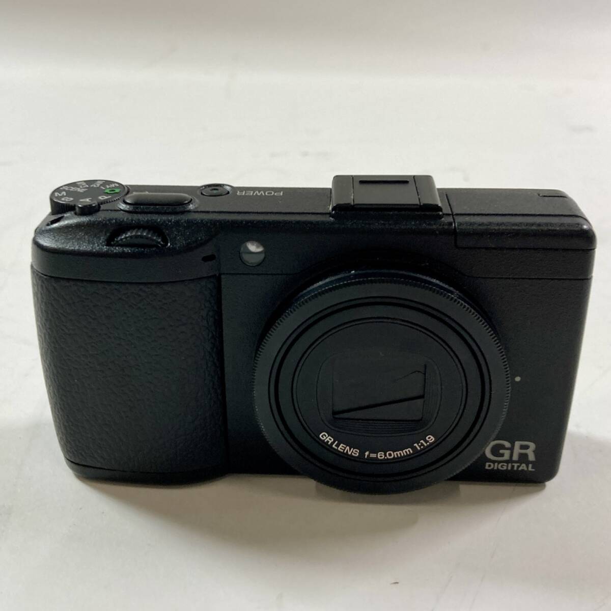 ☆ RICOH リコー ハイエンドコンパクトデジタルカメラ GR III 2424万画素 デジカメ ブラック 通電のみ ジャンク品 0.28kg_画像3