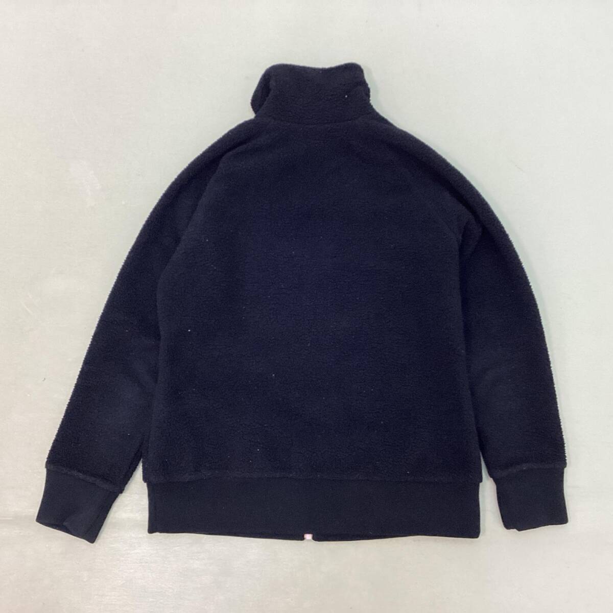 ■ NIKE ナイキ ブルゾン ボアジャケット フリーズ ブラック ピンク サイズL レディース ジップアップ ロゴ刺繍 スポーツ 0.7kg_画像2