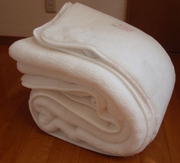 B格品ですが、暖かさは変わりません♪冬用あったか敷パッド♪ボリュームたっぷり敷毛布！ダブルサイズ！日本製♪ホワイト系★送料無料！_画像8