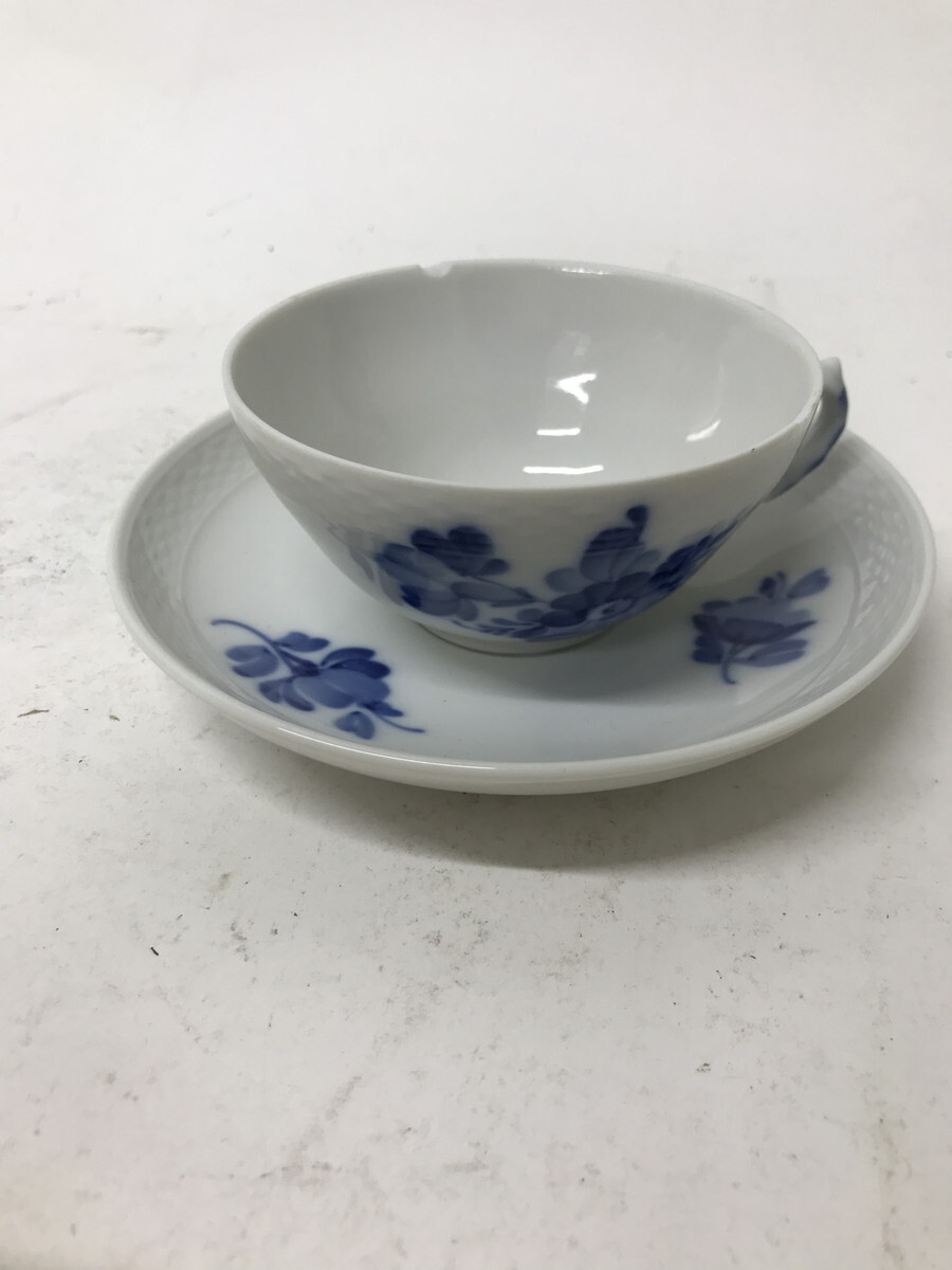 11.409 ^ Royal Copenhagen чайная чашка & блюдце цветочный принт Junk 