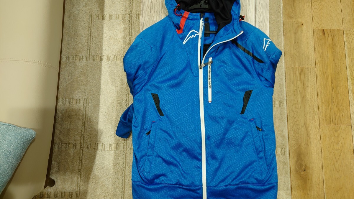 KUSHITANI クシタニ ブルー パーカー美品_画像3