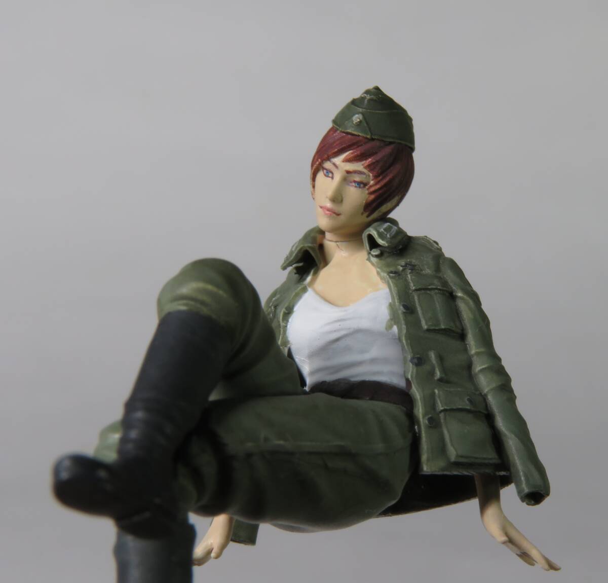 女ドイツ兵　足組　1/35レジンキット塗装済み完成品一体_画像5