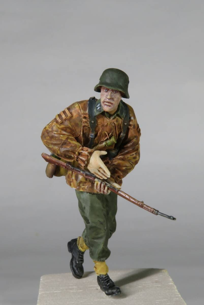 武装親衛隊迷彩服　G41ライフル　1/35レジンキット塗装済み完成品一体_画像1