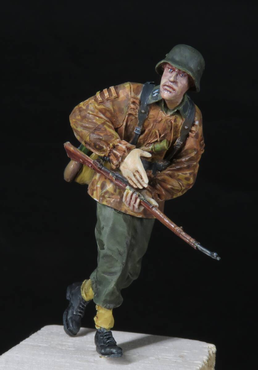 武装親衛隊迷彩服　G41ライフル　1/35レジンキット塗装済み完成品一体_画像7