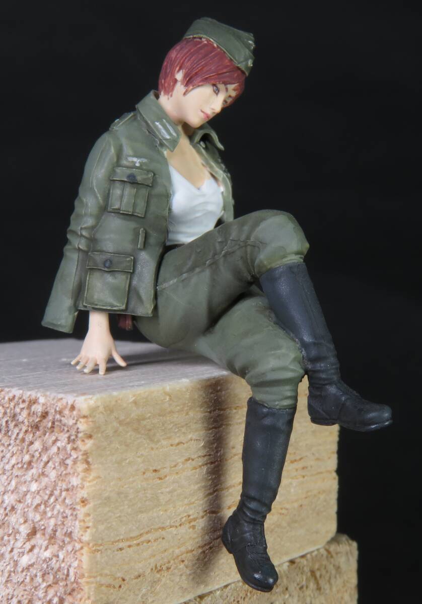 女ドイツ兵　足組　1/35レジンキット塗装済み完成品一体_画像2
