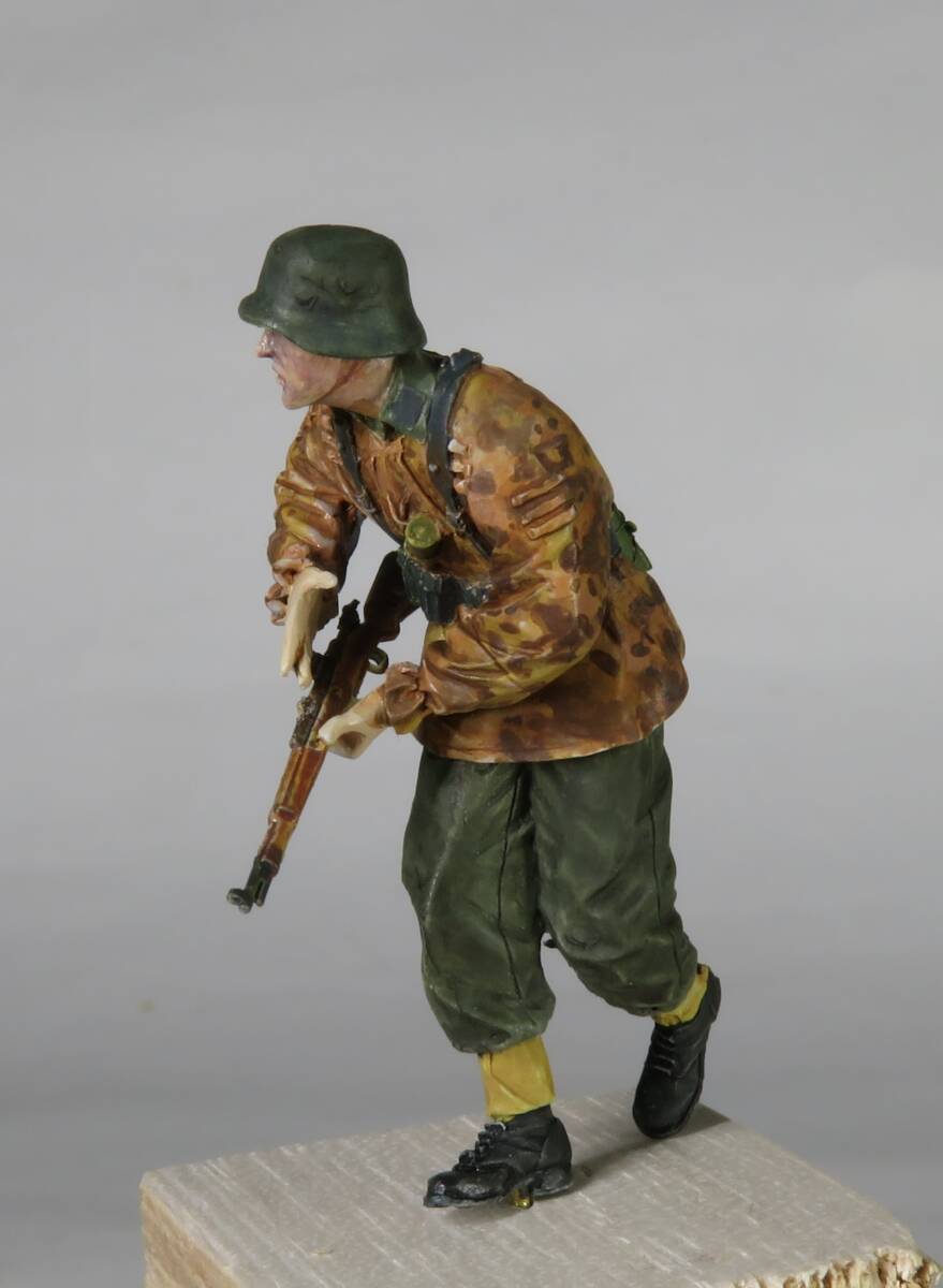 武装親衛隊迷彩服　G41ライフル　1/35レジンキット塗装済み完成品一体_画像4