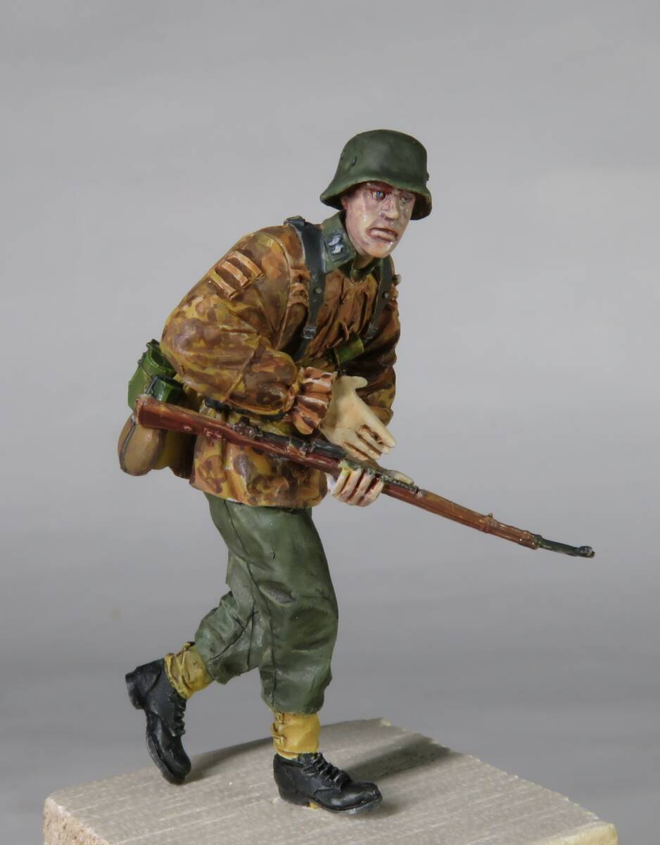 武装親衛隊迷彩服　G41ライフル　1/35レジンキット塗装済み完成品一体_画像2