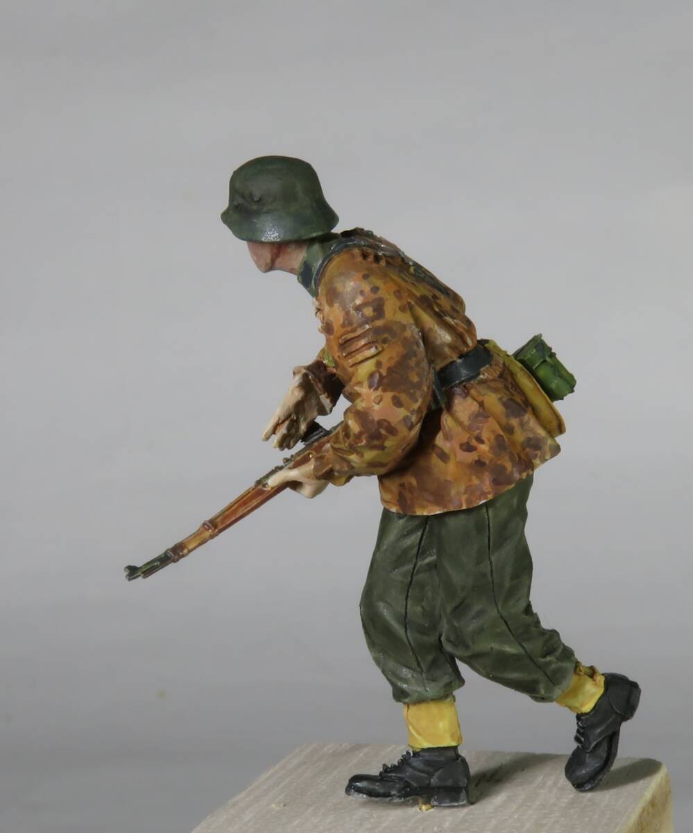 武装親衛隊迷彩服　G41ライフル　1/35レジンキット塗装済み完成品一体_画像5