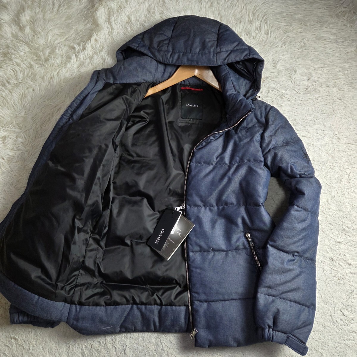 定価64900円 タグ付き 極美品 ラブレス【2way フード着脱 サイズ M ダウンジャケット】LOVELESS アウター デニム調 ダークブルースタッズ_画像2