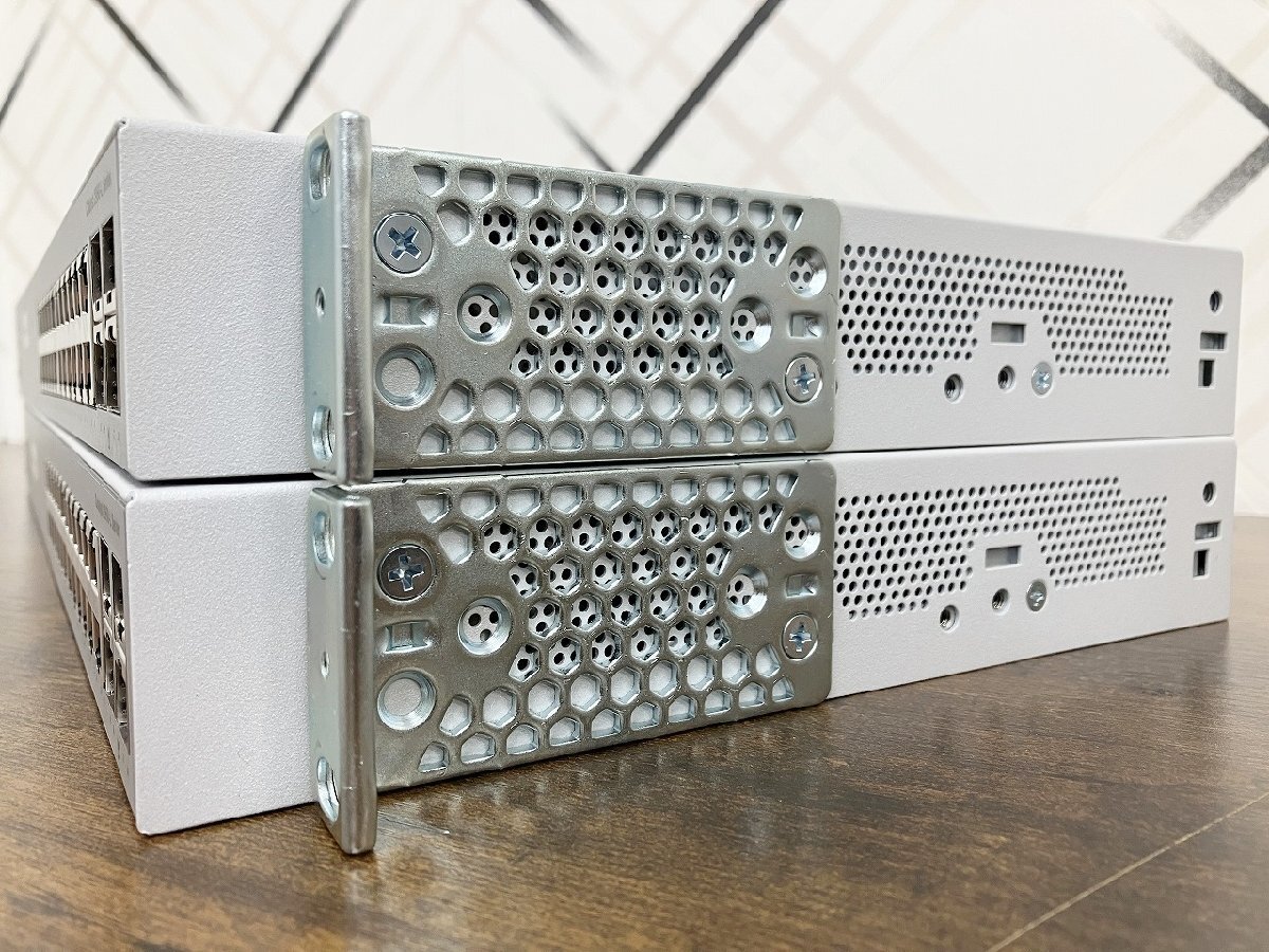 【埼玉発送】【初期化済】【起動のみ確認済】【まとめて２台】Cisco / Catalyst 2960-L Series/スイッチ / WS-C2960L-24TS-LL_画像3