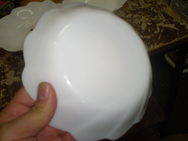 ヤマザキ　春のパンまつり　皿　3枚　直径17.5㎝2枚未使用　直径15.5㎝は使ってあるみたいです。_画像2