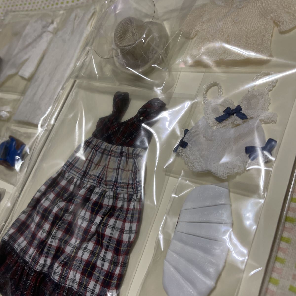 CCS 09SS「BACK TO BASICS ホワイトサンド お洋服 アウトフィット 未開封 セット 衣装 ドール用 着せ替え人形 of_画像2