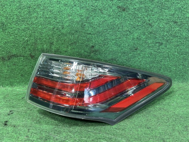 レクサス CT DAA-ZWA10 右テールランプ CT200H Fスポーツ 083 コイト 81551-76080_画像1