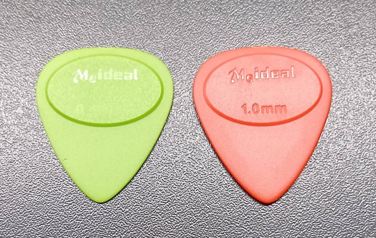 滑り止め付きピック 2枚セット ギター ピック_画像1
