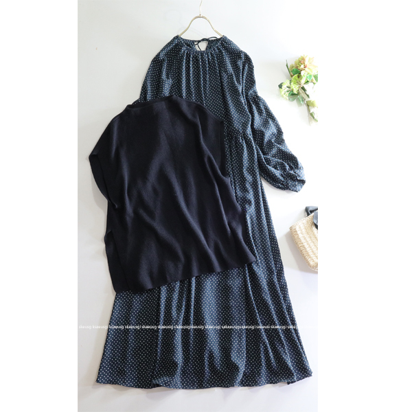 ミラオーウェン Mila Owen★大人可愛い♪ニットベスト＆ドット柄ジョーゼットロング丈ワンピース レイヤード2点セット_画像2