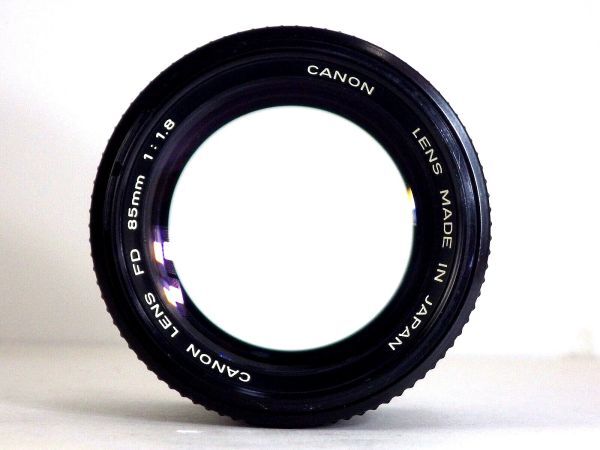  бесплатная доставка!! Canon New FD 85mm f/1.8 Canon телеобъектив капот комплект исправно работает прекрасный товар камера однообъективный зеркальный Camera Telephoto MF Lens NFD f1.8