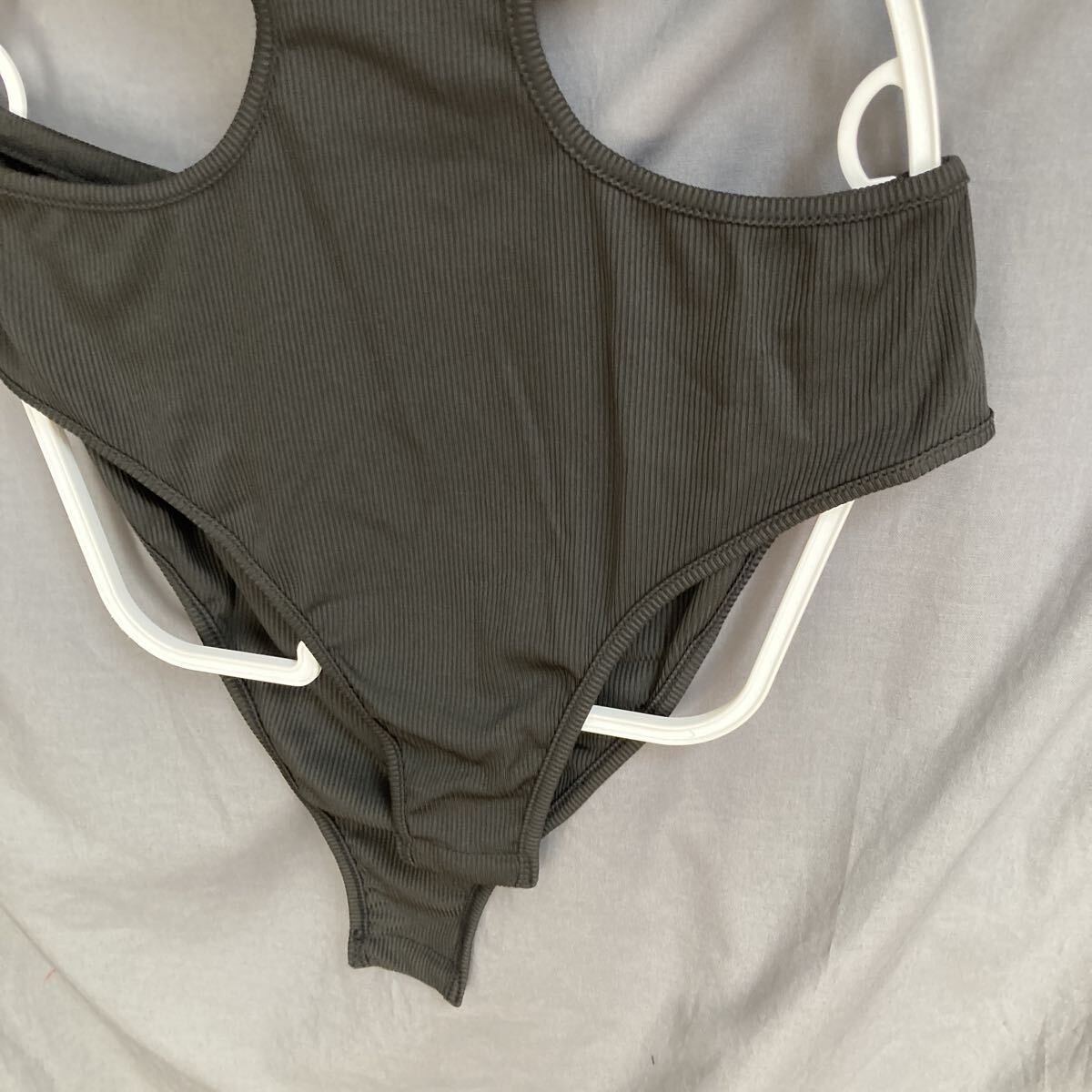 大胆カットのボディースーツ4L_画像7