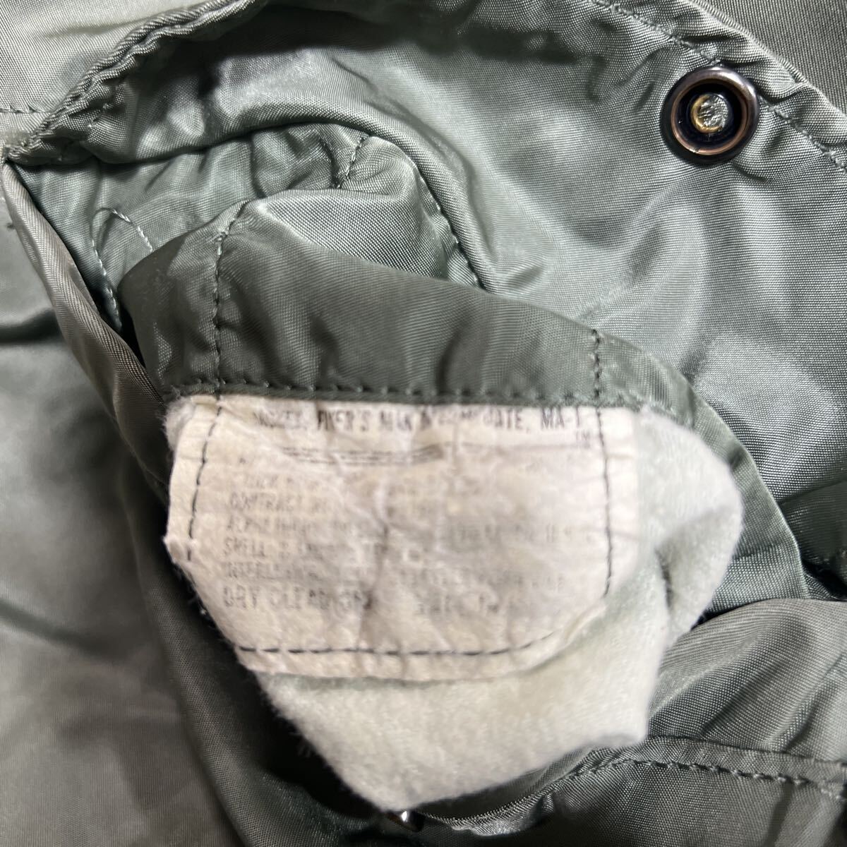 80s~90s ヴィンテージ USA製 ■ ALPHA アルファ ■ IDEAL アイディール ジッパー 中綿入 MA-1 MA1 ミリタリー ボンバー ジャケット カーキ_画像4