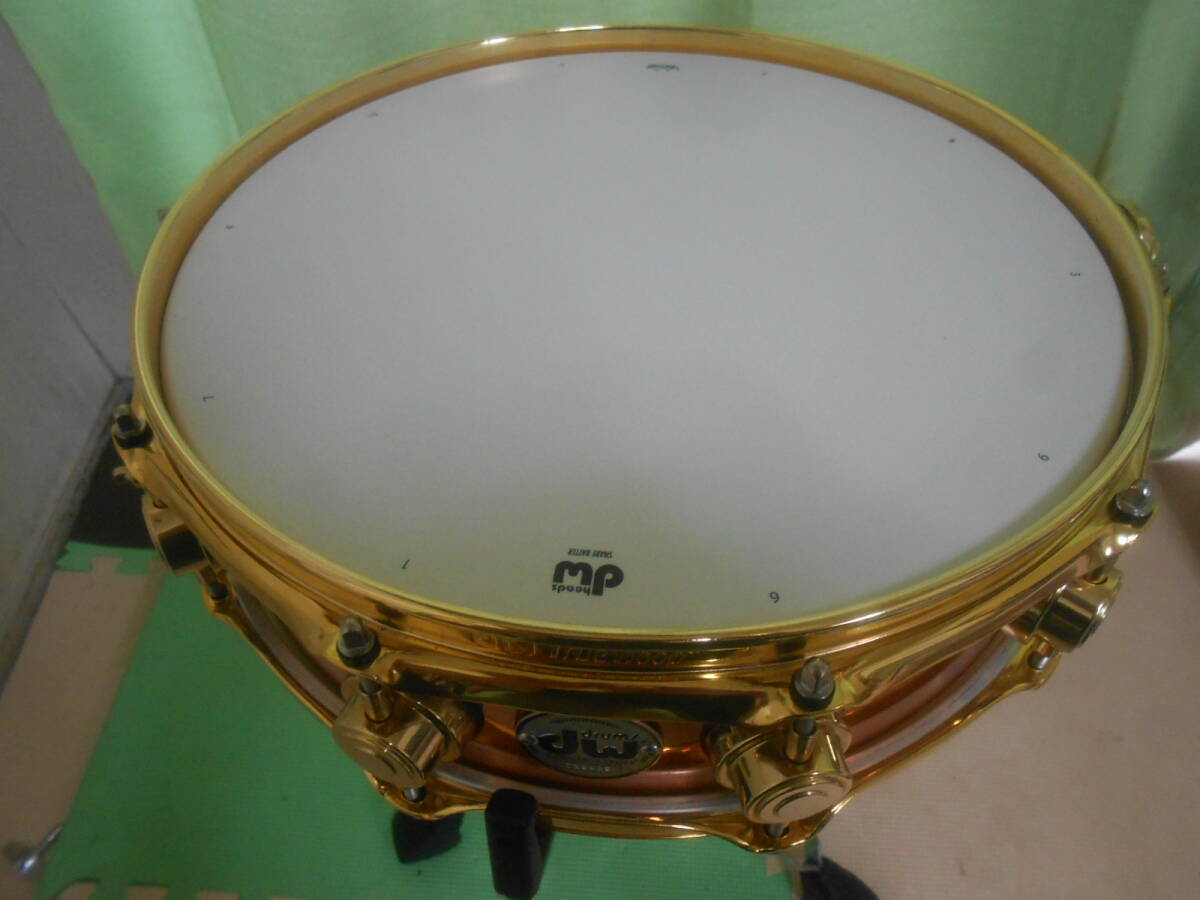 dw　スネア　14×4　美品　ゴールドパーツ仕様　高級_画像2