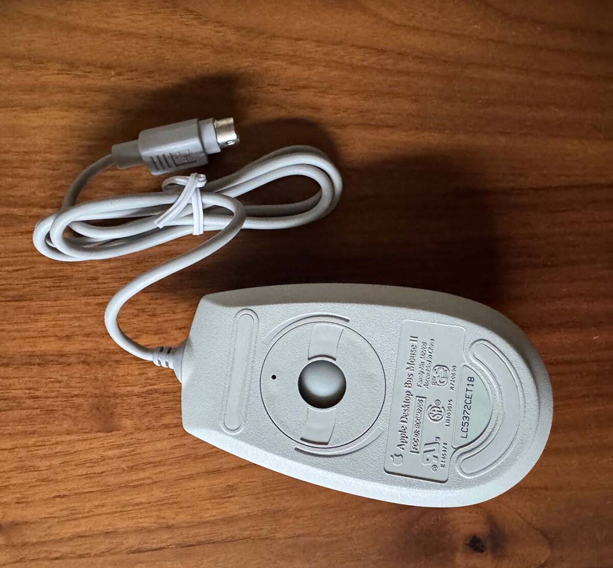 Apple Desktop Bus Mouse 2 【未使用品】M2706 II ADB接続 Old Mac MACINTOSH_画像2